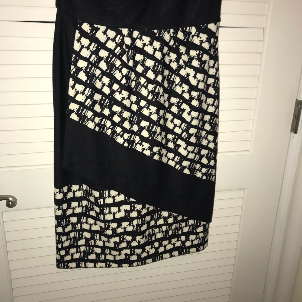 Dress - Picture 3 of 6